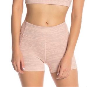 EUC Outdoor Voices TechSweat Flex shorts in Beach